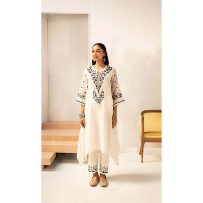 AM by Anita Mittal White Alaya A-Line Kurta with Pant