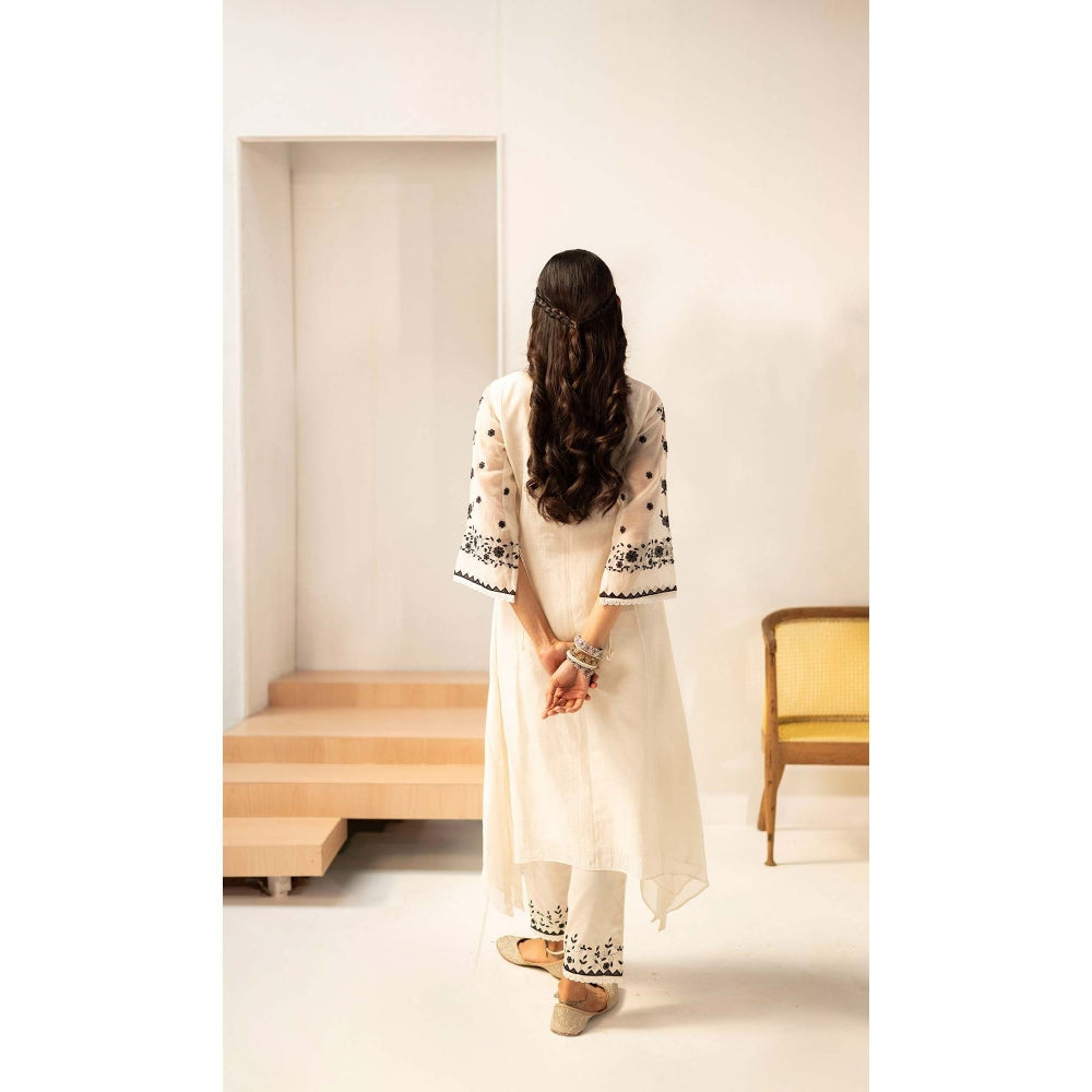 AM by Anita Mittal White Alaya A-Line Kurta with Pant