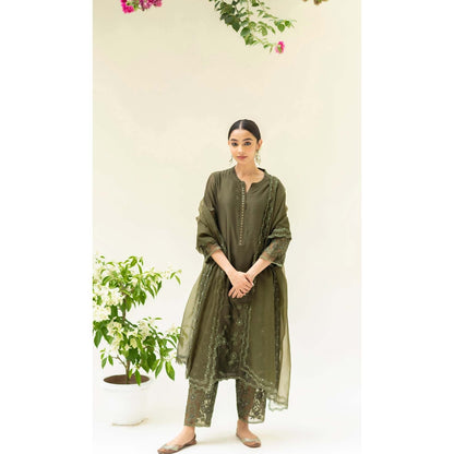 AM by Anita Mittal Green Silk Reverse Applique Kurta with Pant and Dupatta