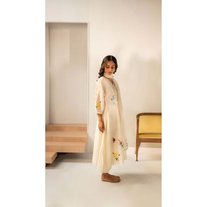AM by Anita Mittal White Chanderi Zooni Kurta with Pant and Dupatta