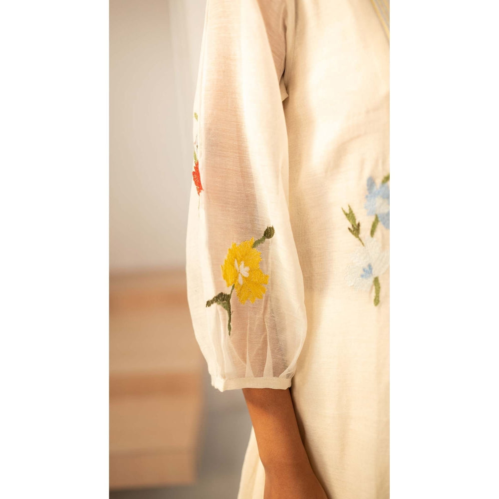 AM by Anita Mittal White Chanderi Zooni Kurta with Pant and Dupatta
