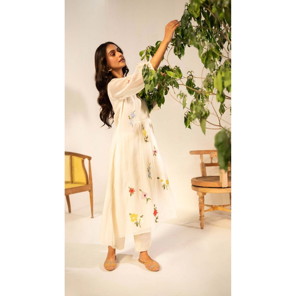 AM by Anita Mittal White Chanderi Zooni Kurta with Pant and Dupatta