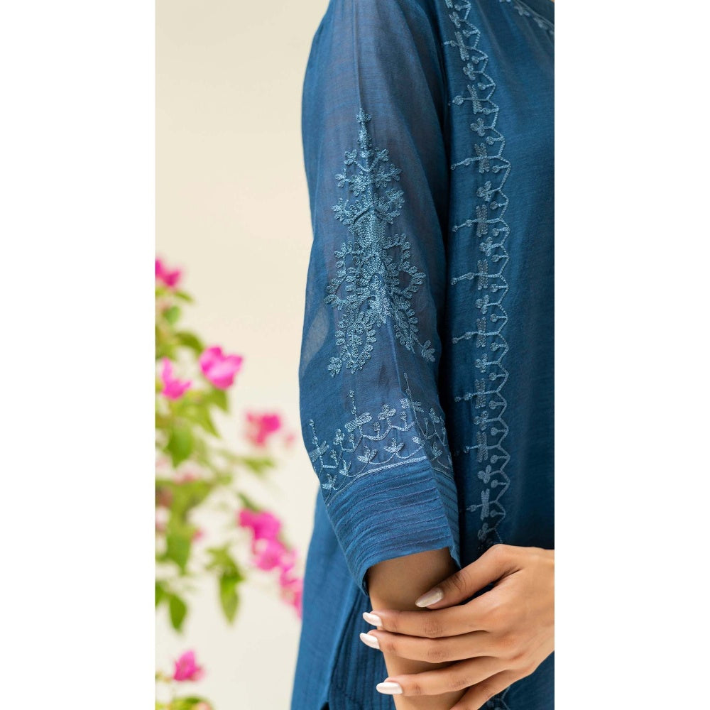 AM by Anita Mittal Teal Parchhai Kurta with Pant and Dupatta
