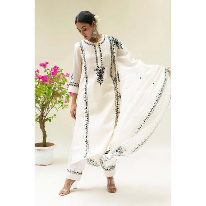 AM by Anita Mittal White Parchhai Kurta with Pant and Dupatta