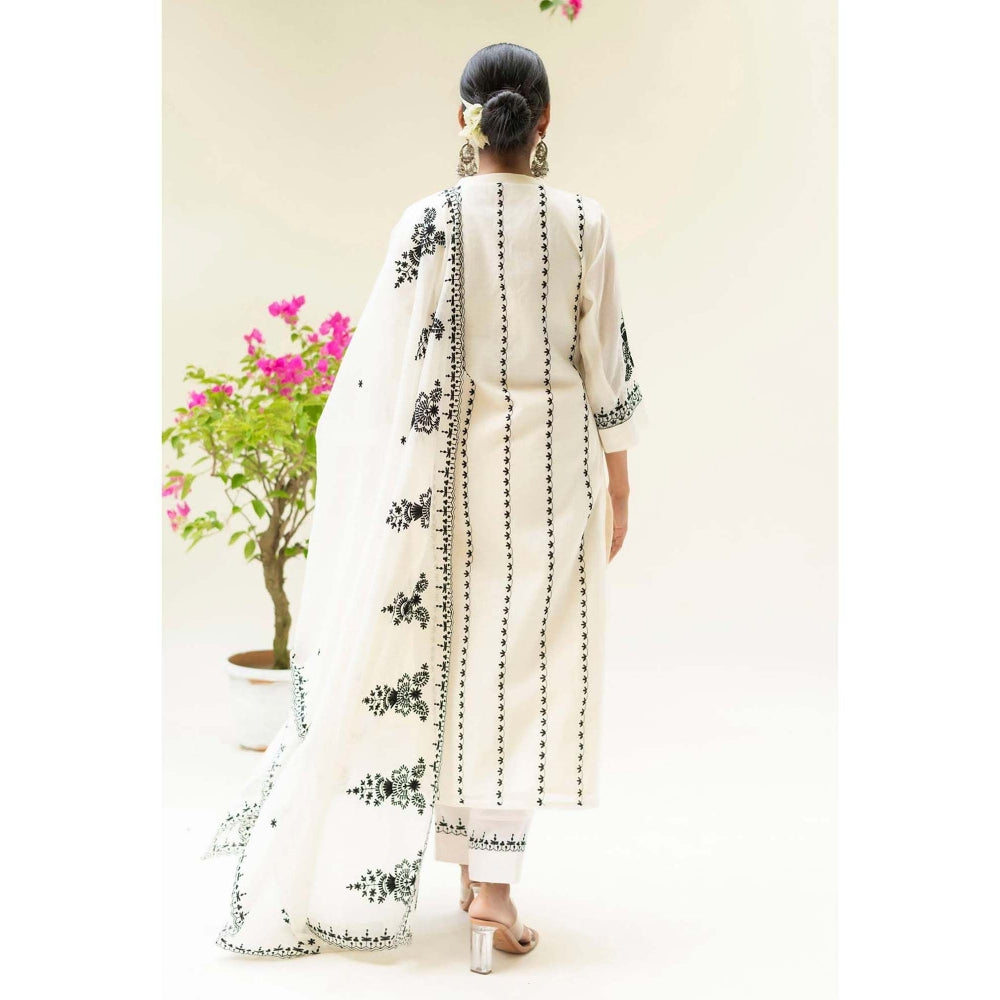 AM by Anita Mittal White Parchhai Kurta with Pant and Dupatta
