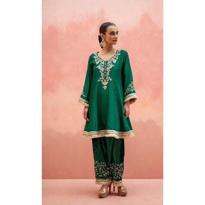 AM by Anita Mittal Anjum Green Kurta with Pant and Dupatta