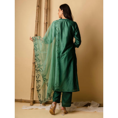 AM by Anita Mittal Green Leaf Applique Kurta with Pant and Dupatta