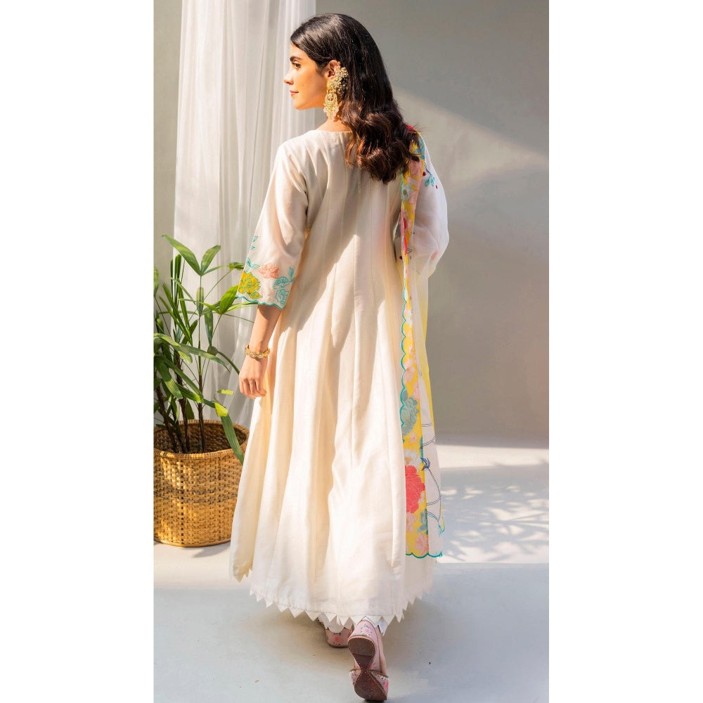 AM by Anita Mittal White Floral Applique Anarkali Kurta with Pant and Dupatta