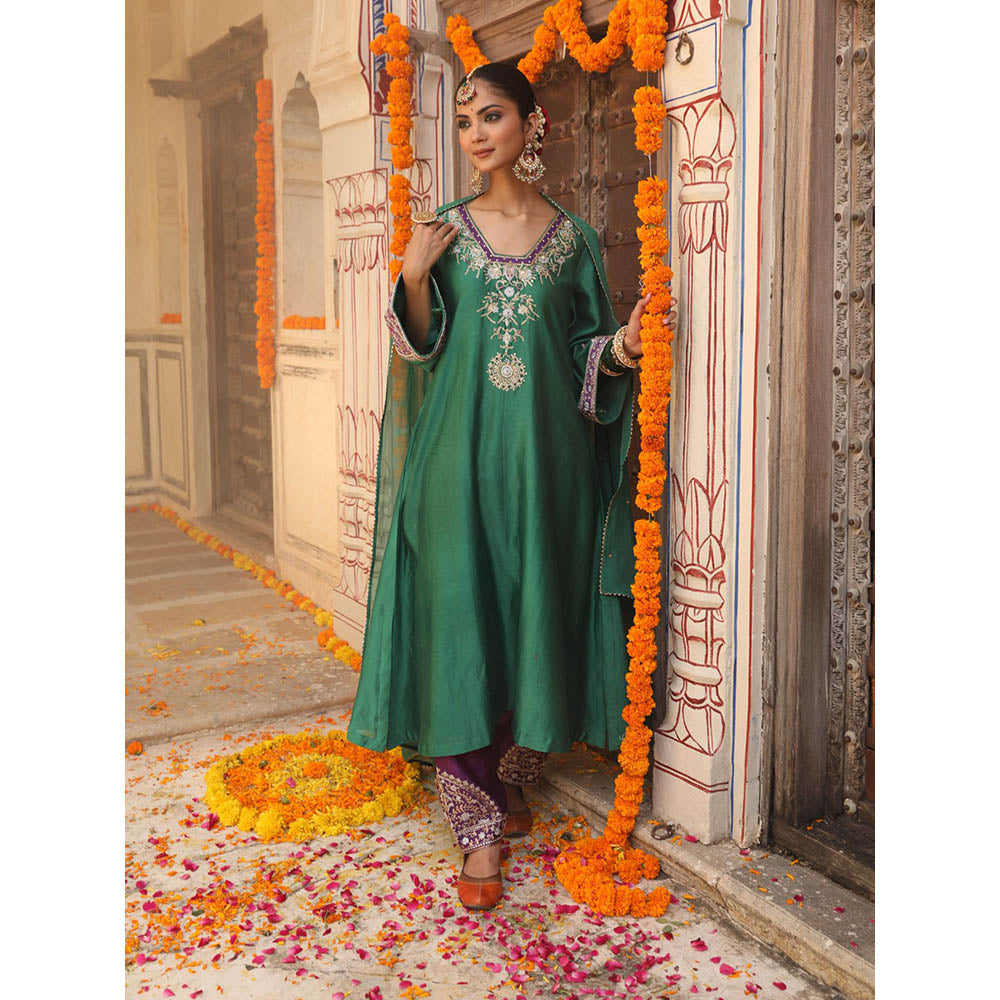 Amoree Heena Embroidered Kurta with Pant and Dupatta (Set of 3)