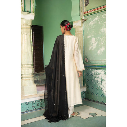 Amoree Ivory Kurta with Pant and Dupatta
