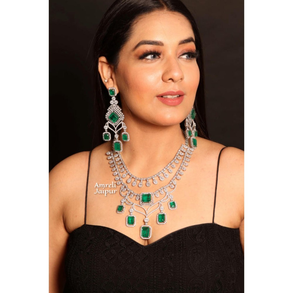 Amreli Jaipur Anastasia Emerald Diamond Set