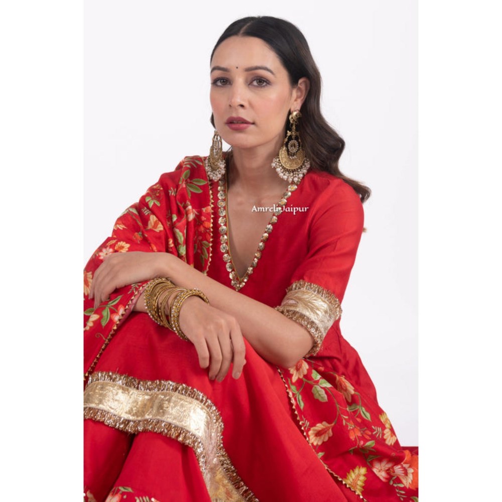 Amreli Jaipur Dilbaroo Gold Earrings
