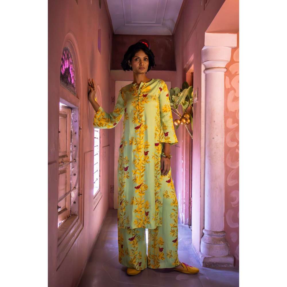 Amrood Yellow Straight Kurta with Pant (Set of 2)