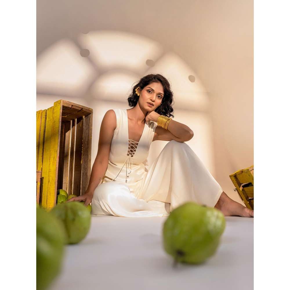 Amrood Off White Solid/Plain Jumpsuit