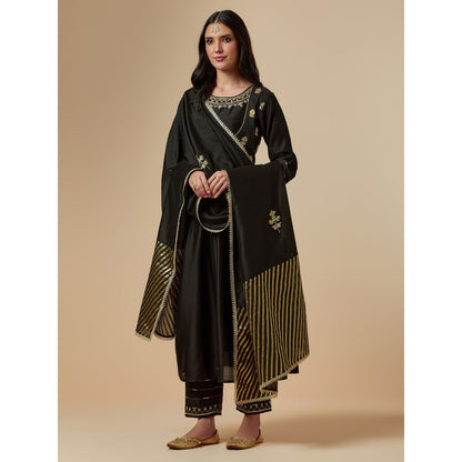 Anantaa by Roohi Trehan Black Hand Embroidered Silk Chanderi Dupatta