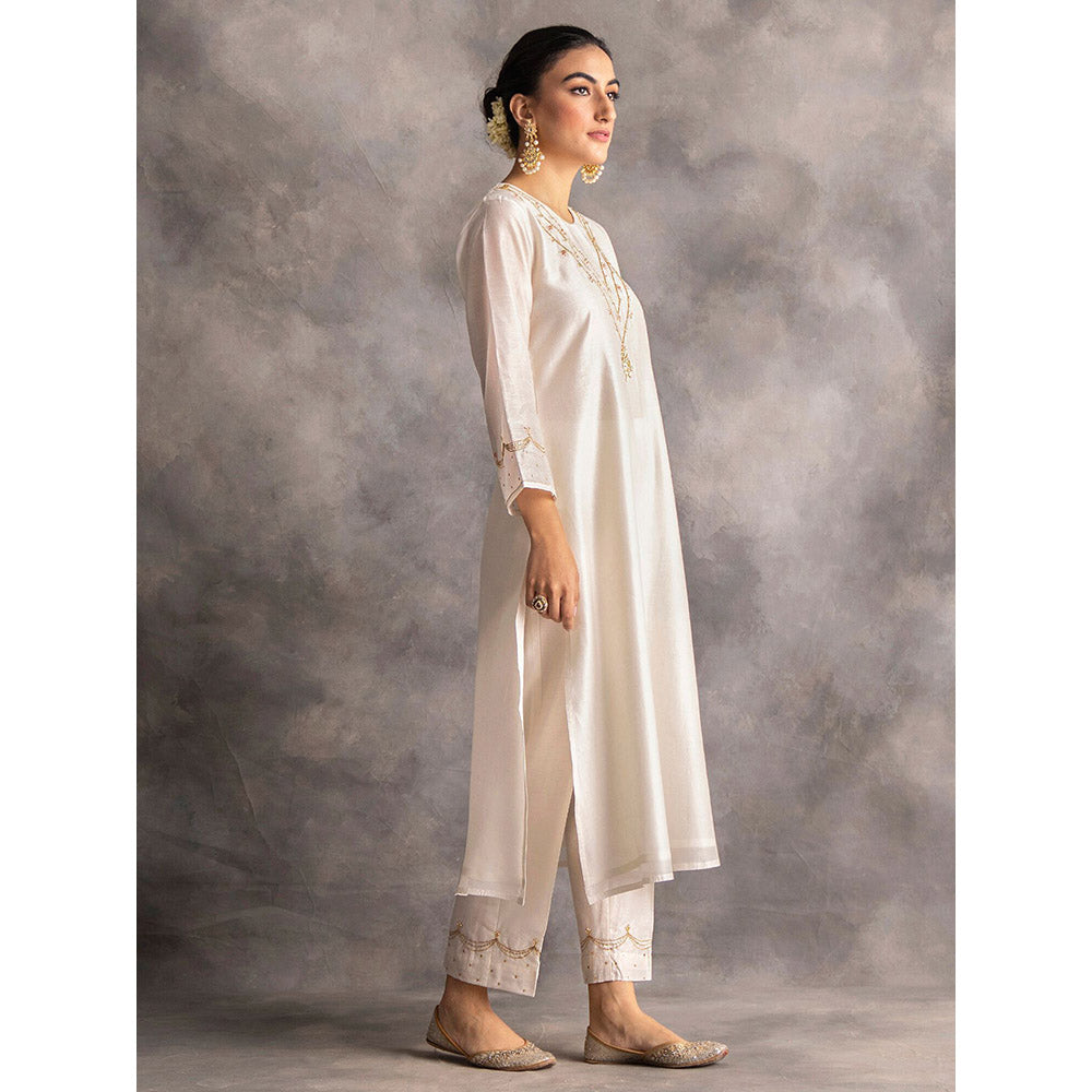 Anantaa by Roohi Trehan Off White Silk Chanderi A-Line Kurta With Hand Embroidery