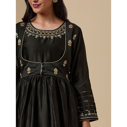 Anantaa by Roohi Trehan Black Silk Chanderi Hand Embroidered Kurta With Gathers