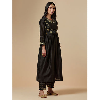 Anantaa by Roohi Trehan Black Silk Chanderi Hand Embroidered Kurta With Gathers