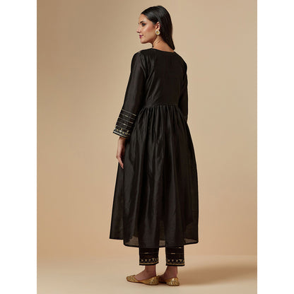Anantaa by Roohi Trehan Black Silk Chanderi Hand Embroidered Kurta With Gathers