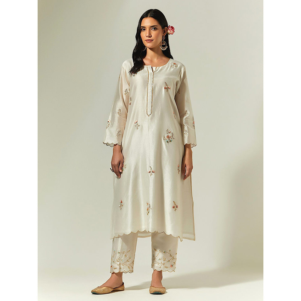 Anantaa by Roohi Trehan Off White Silk Chanderi Hand Embroidered Kurta With Plackett