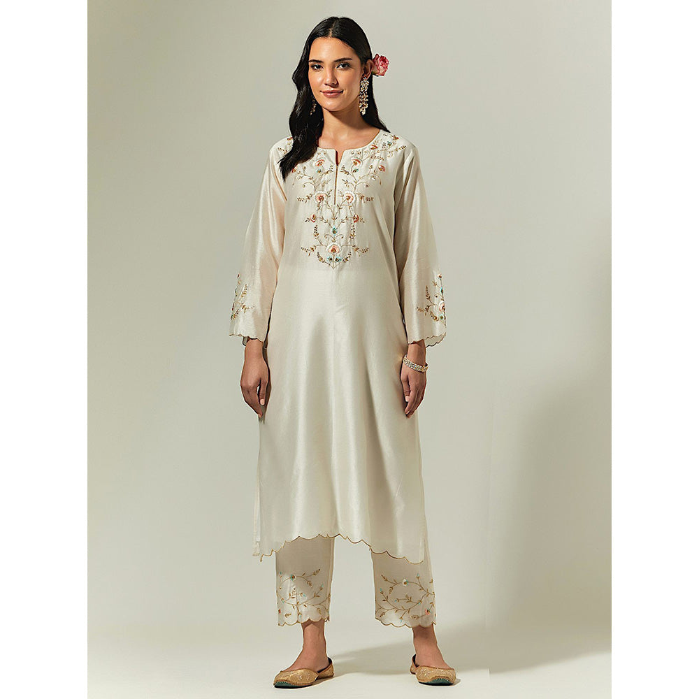 Anantaa by Roohi Trehan Off White Silk Chanderi Hand Embroidered Kurta