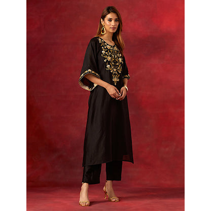 Anantaa by Roohi Trehan Black Embroidered Yoke Kaftan Kurta With Pant (Set of 2)