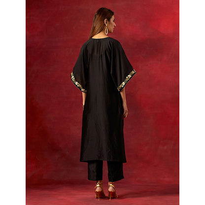 Anantaa by Roohi Trehan Black Embroidered Yoke Kaftan Kurta With Pant (Set of 2)