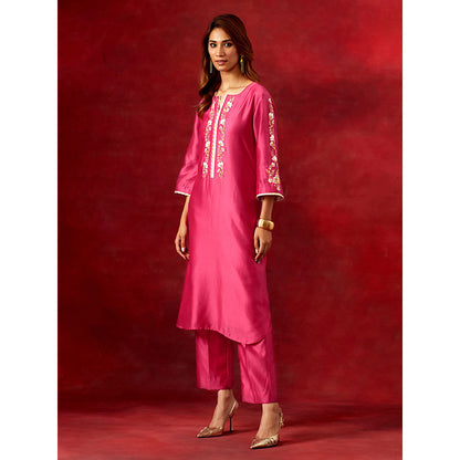 Anantaa by Roohi Trehan Fuchsia Round Neck Kurta With Pant (Set of 2)