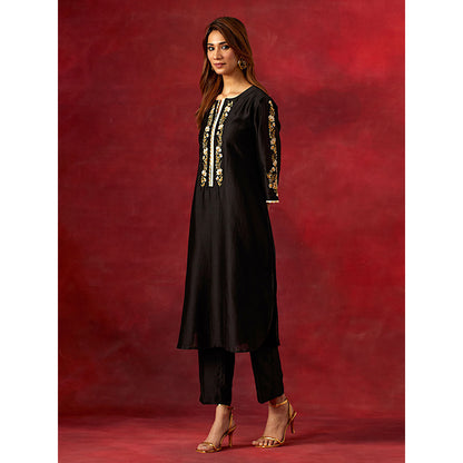 Anantaa by Roohi Trehan Black Round Neck Kurta With Pant (Set of 2)