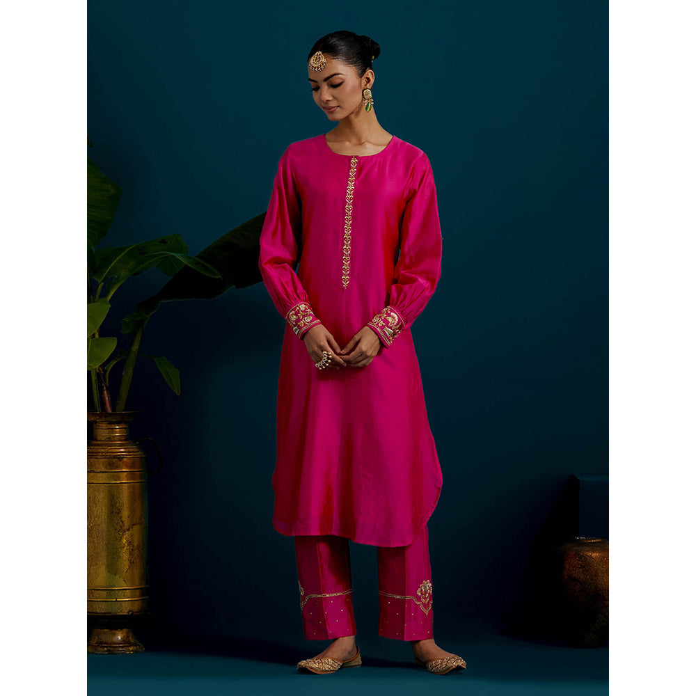 Anantaa by Roohi Trehan Pink Round Hem Kurta With Back Motif