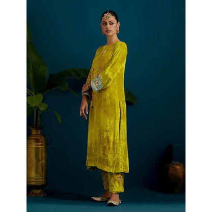 Anantaa by Roohi Trehan Lime Yellow Velvet Round Neck Kurta