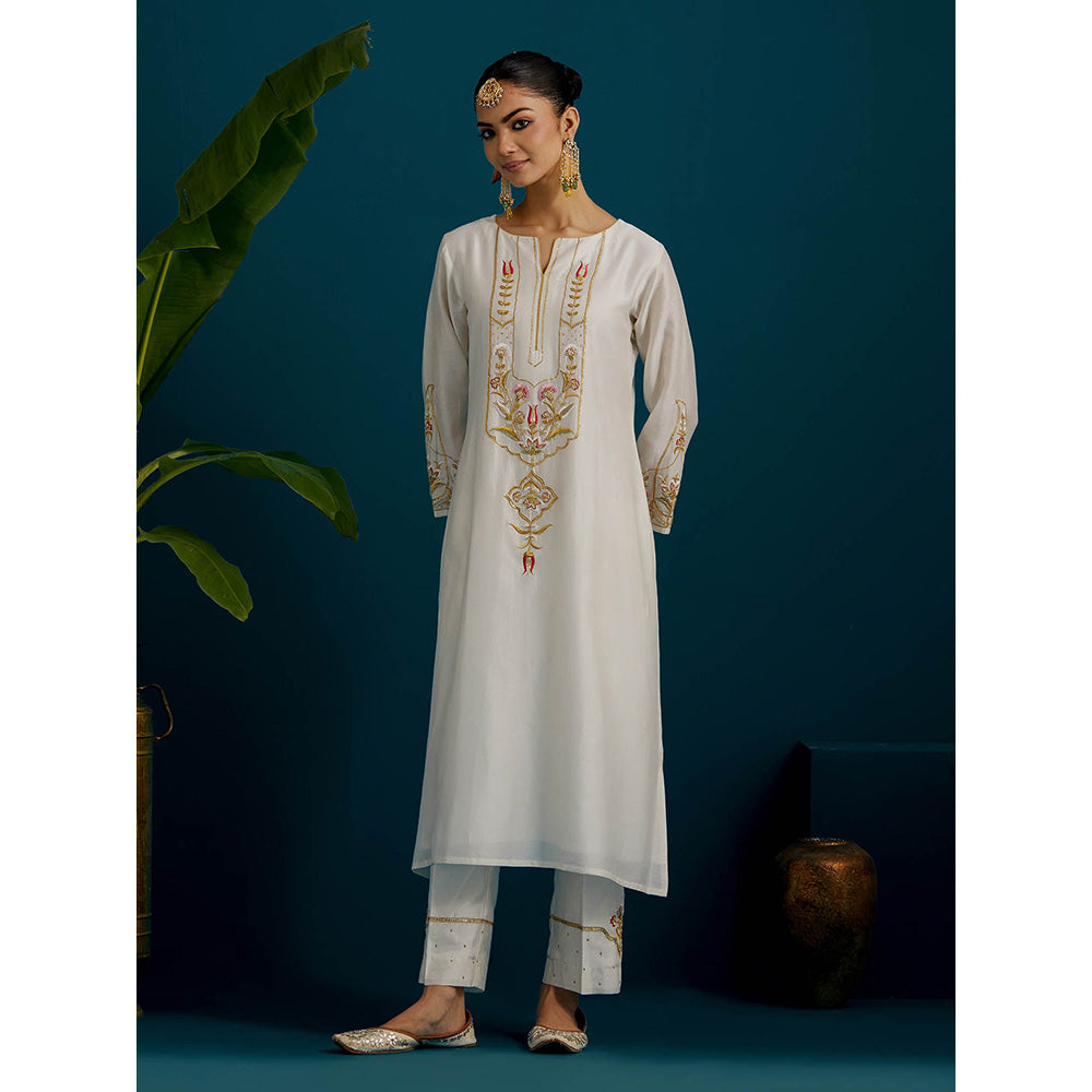 Anantaa by Roohi Trehan Off White Round Neck Long Yoke Kurta with Pant (Set of 2)