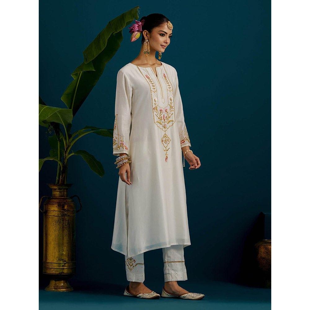Anantaa by Roohi Trehan Off White Round Neck Long Yoke Kurta with Pant (Set of 2)