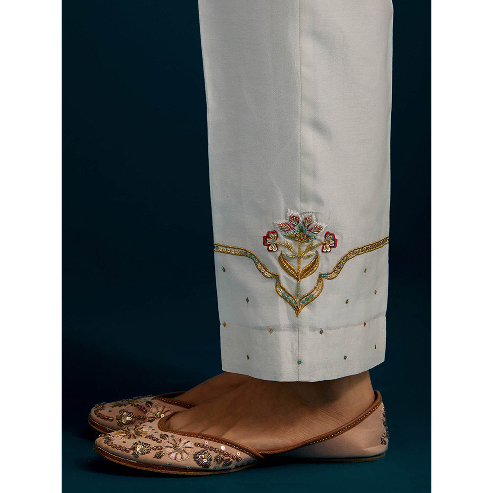 Anantaa by Roohi Trehan Off White Round Neck Long Yoke Kurta with Pant (Set of 2)