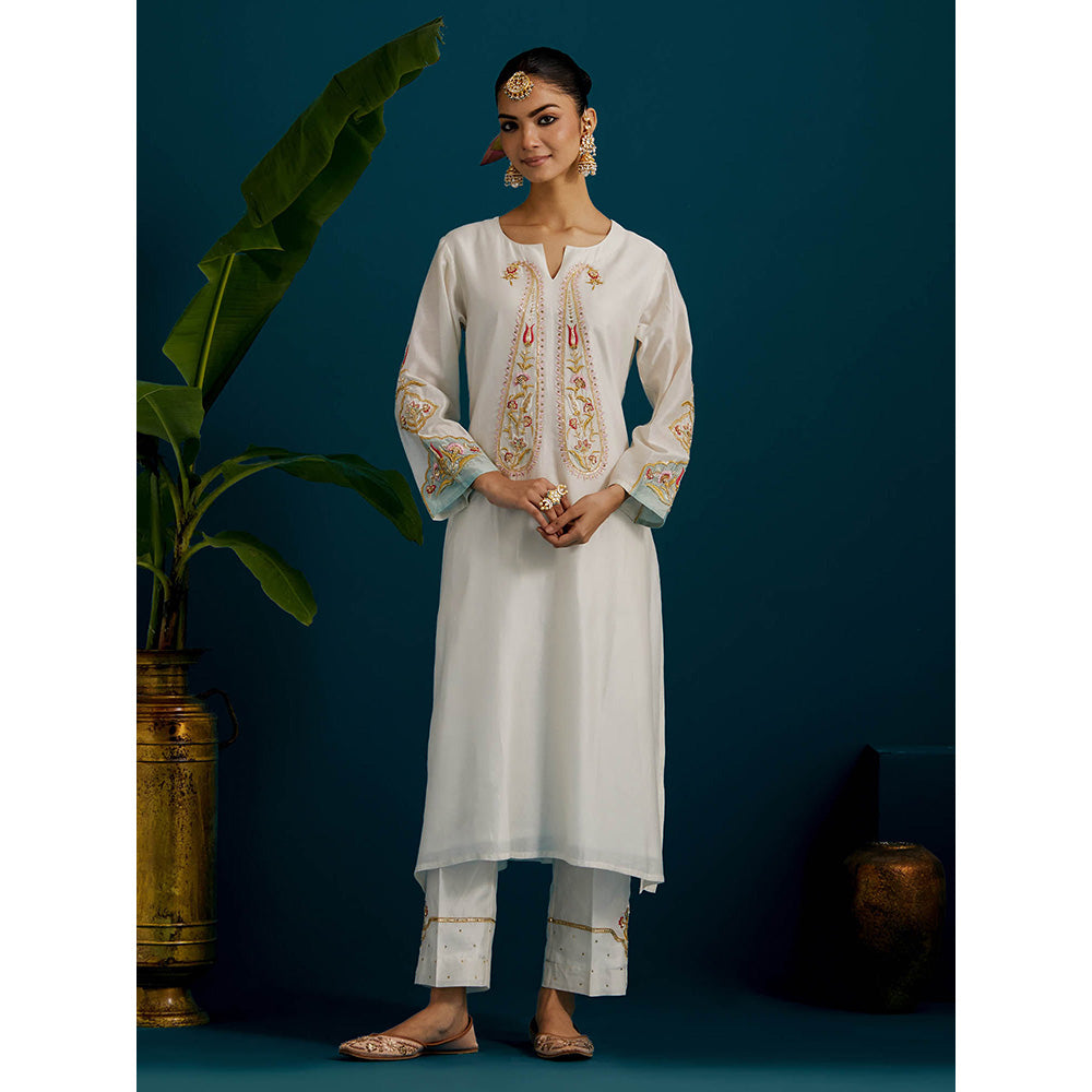 Anantaa by Roohi Trehan Off White Paisley Yoke Kurta with Pant (Set of 2)
