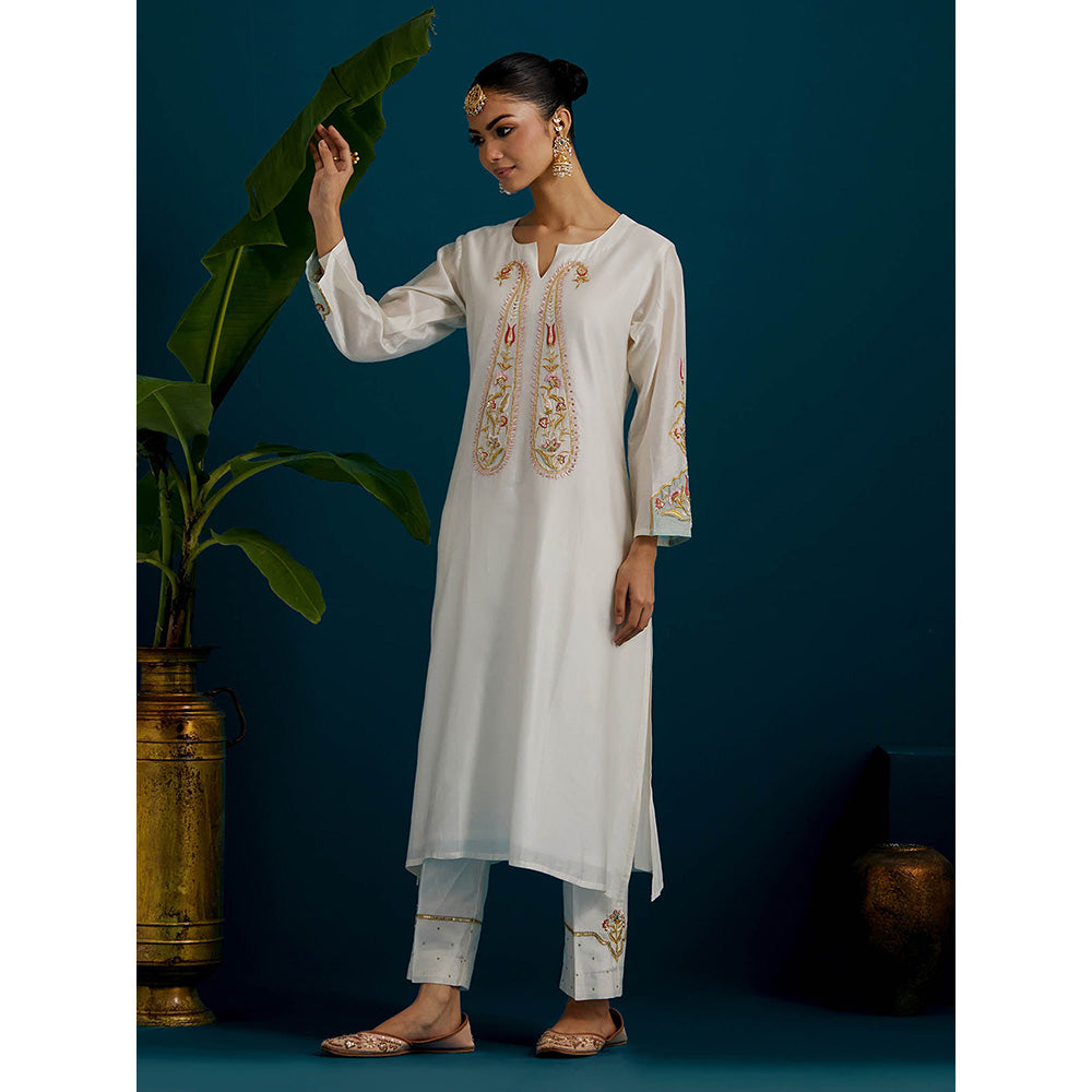 Anantaa by Roohi Trehan Off White Paisley Yoke Kurta with Pant (Set of 2)