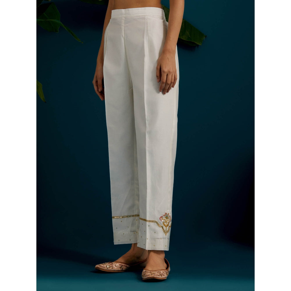 Anantaa by Roohi Trehan Off White Paisley Yoke Kurta with Pant (Set of 2)