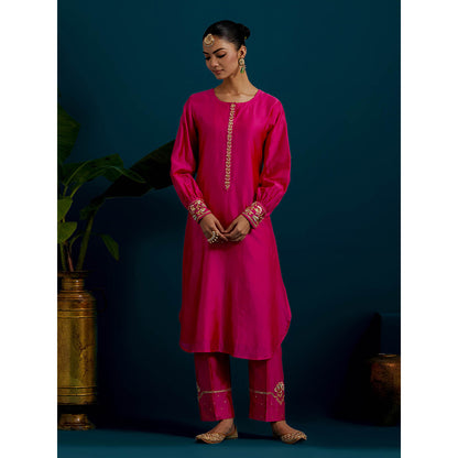 Anantaa by Roohi Trehan Pink Round Hem Kurta Back Motif with Pant (Set of 2)