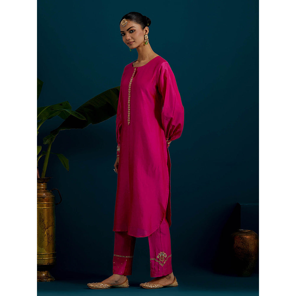 Anantaa by Roohi Trehan Pink Round Hem Kurta Back Motif with Pant (Set of 2)