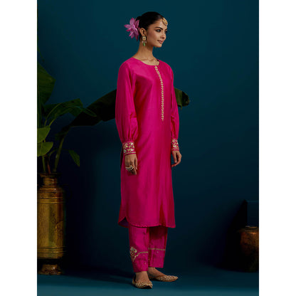 Anantaa by Roohi Trehan Pink Round Hem Kurta Back Motif with Pant (Set of 2)