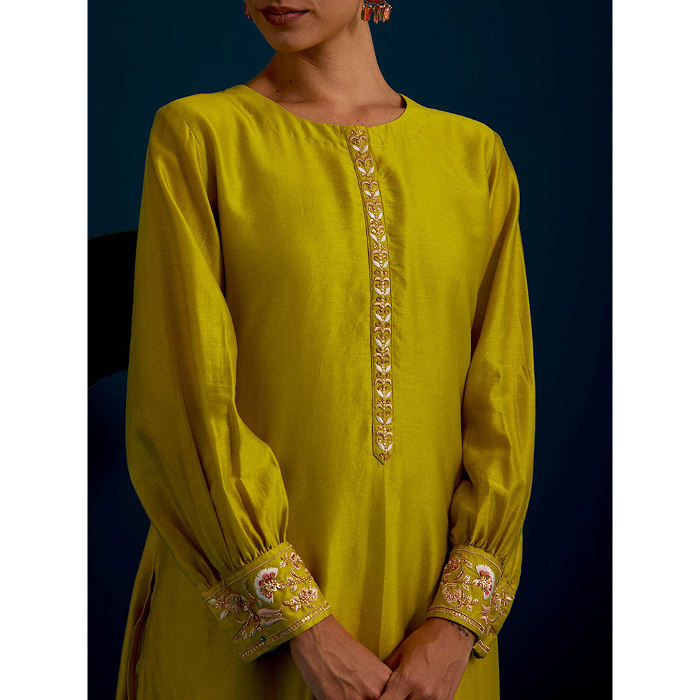 Anantaa by Roohi Trehan Lime Yellow Round Hem Kurta Back Motif with Pant (Set of 2)