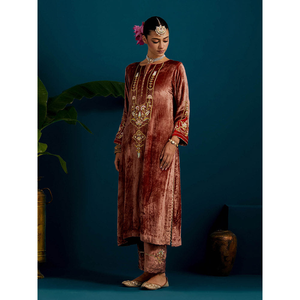 Anantaa by Roohi Trehan Dull Brown Velvet Round Neck Kurta with Pant (Set of 2)