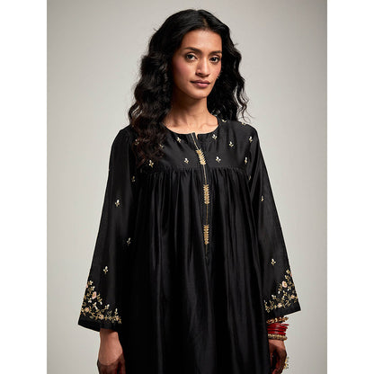 Anantaa by Roohi Trehan Short Embroidered Yoke Kurta With Pant - Black
