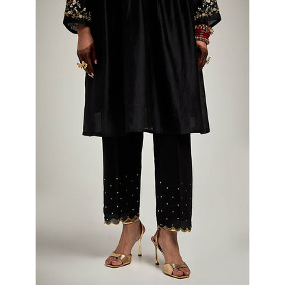 Anantaa by Roohi Trehan Short Embroidered Yoke Kurta With Pant - Black
