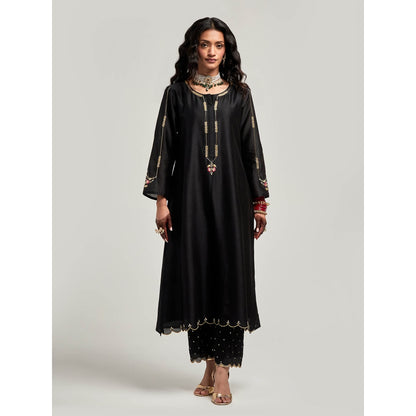 Anantaa by Roohi Trehan Embroidered Scalloped Hem Kurta with Pant - Black