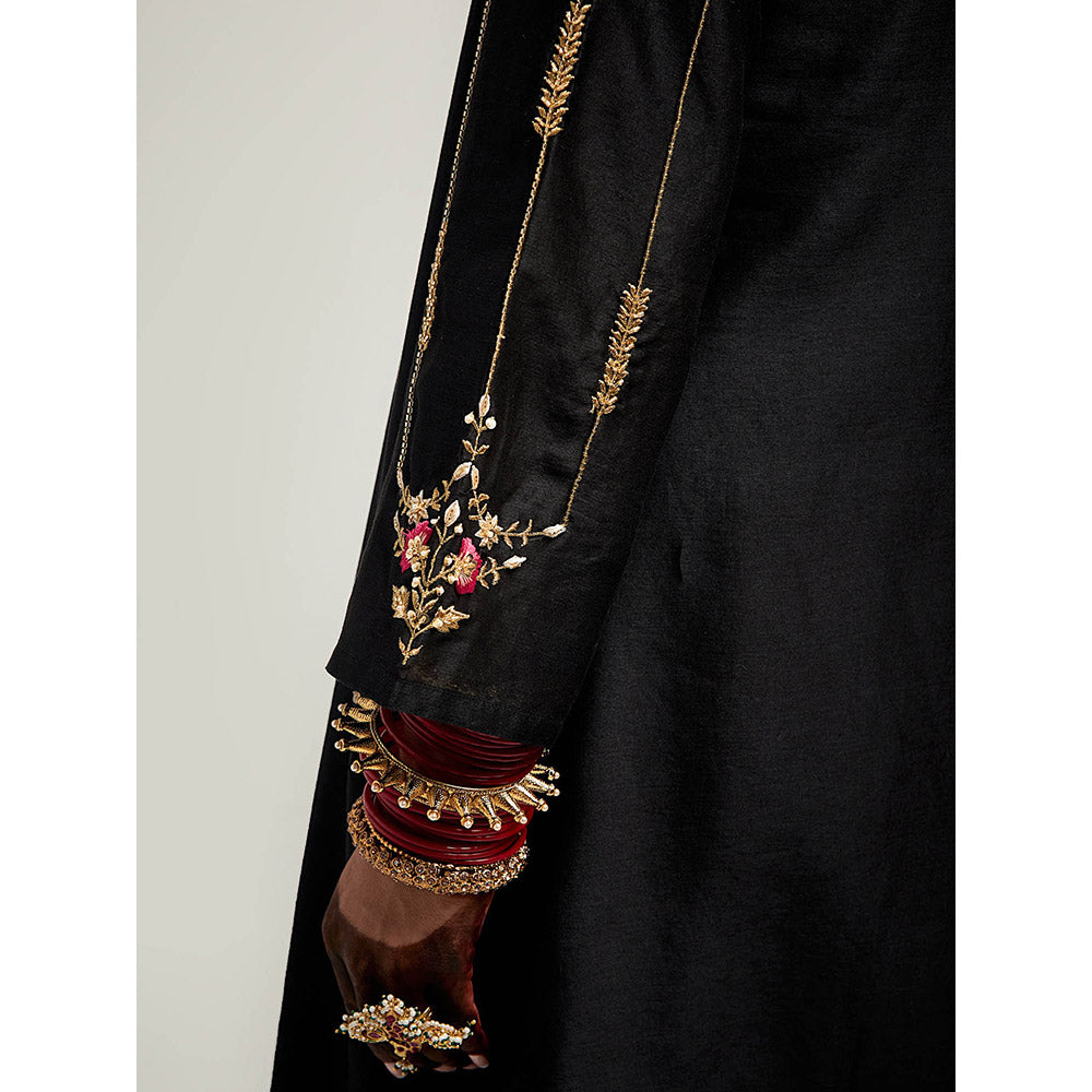 Anantaa by Roohi Trehan Embroidered Scalloped Hem Kurta with Pant - Black