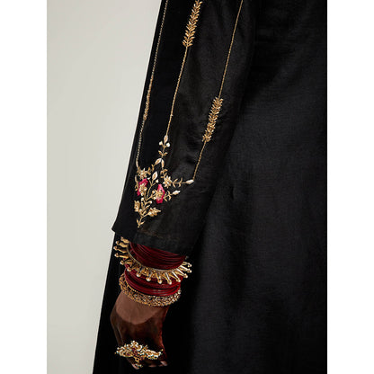 Anantaa by Roohi Trehan Embroidered Scalloped Hem Kurta with Pant - Black