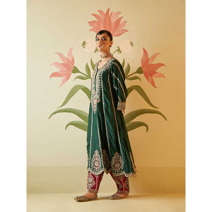 ANGAD SINGH Green Chanderi Silk Kurta with Pant & Dupatta (Set of 3)