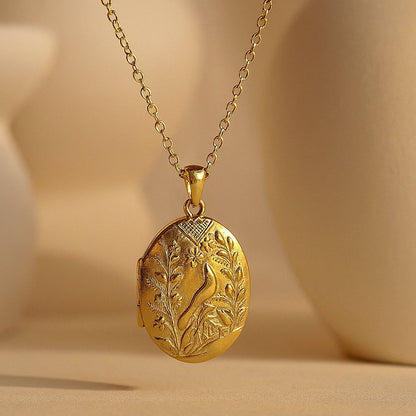 ANUSHKA JAIN JEWELLERY Nature Locket Necklace