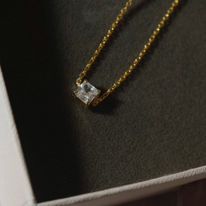 ANUSHKA JAIN JEWELLERY Square Diamond Necklace